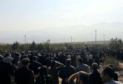 خبرگزاری ایسنا: مراسم چهلمین روز در گذشت مهسا امینی در جوی آرام برگزار شد