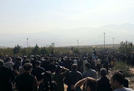 خبرگزاری ایسنا: مراسم چهلمین روز در گذشت مهسا امینی در جوی آرام برگزار شد