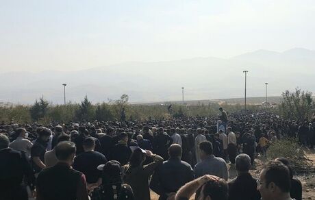 خبرگزاری ایسنا: مراسم چهلمین روز در گذشت مهسا امینی در جوی آرام برگزار شد