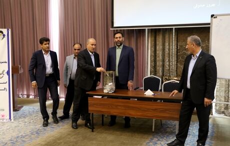 تاج: پرسپولیس هم ممکن است مجوز حرفه‌ای نگیرد
