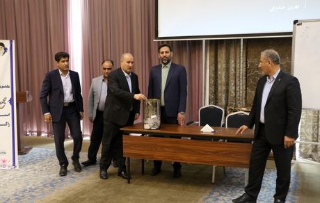 تاج: پرسپولیس هم ممکن است مجوز حرفه‌ای نگیرد