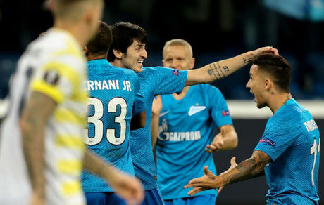 
پیروزی پرگل زنیت در حضور آزمون
