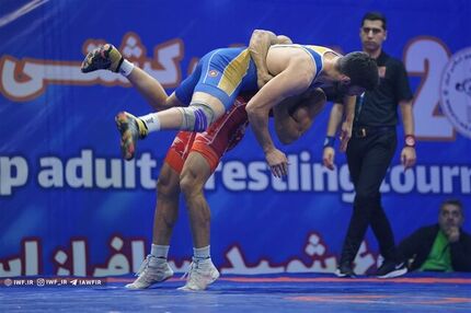 نفرات برتر ۵ وزن نخست رقابت های کشتی فرنگی قهرمانی کشور مشخص شدند