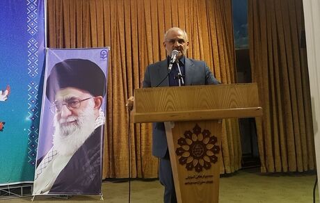 

وزیر آموزش‌ و پرورش: دانشجو معلمان «عیدی» دریافت می‌کنند


