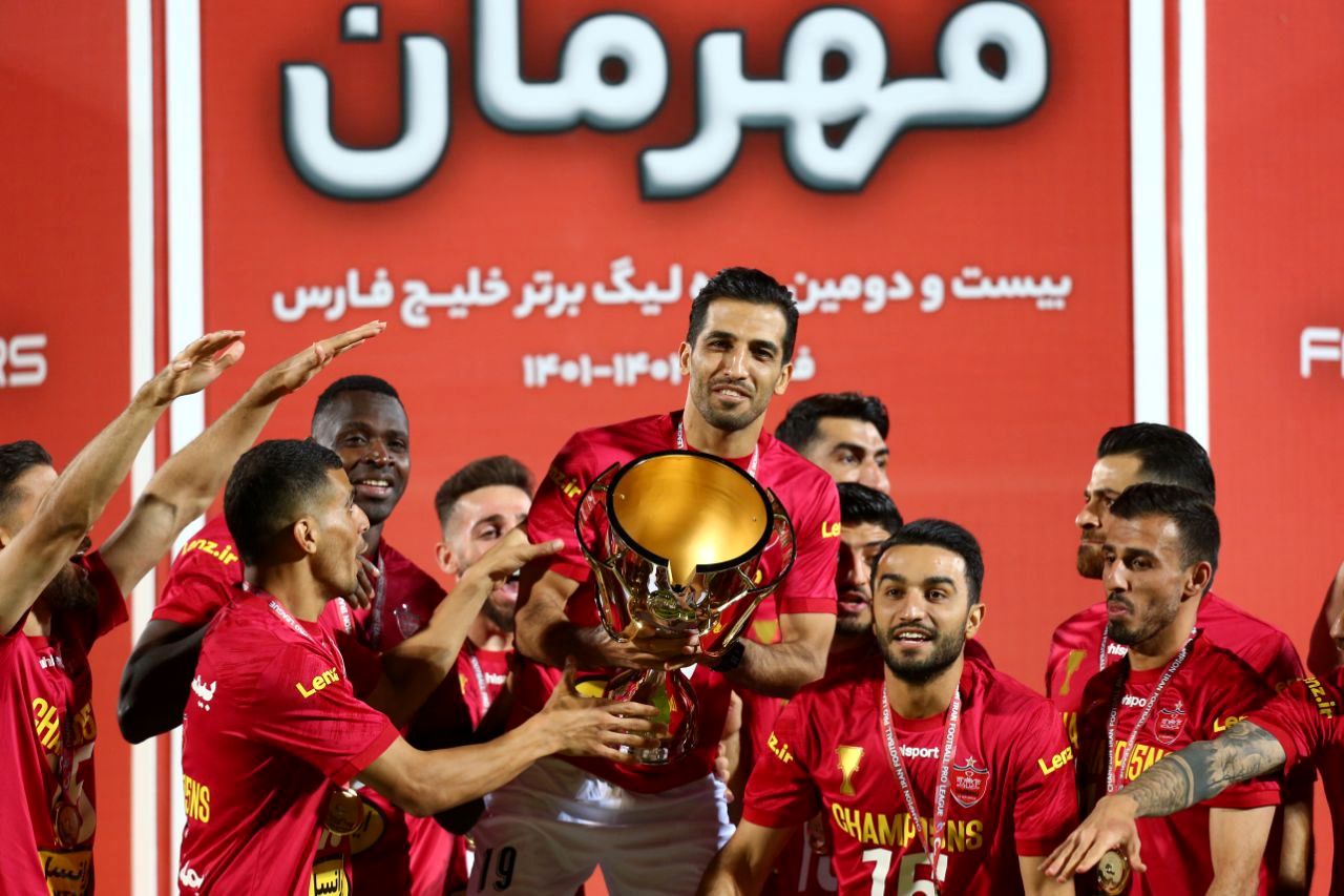 بازی پرسپولیس و نساجی و جشن قهرمانی سرخپوشان