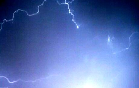 صاعقه در روستای قره کول جان یک پسربچه را گرفت