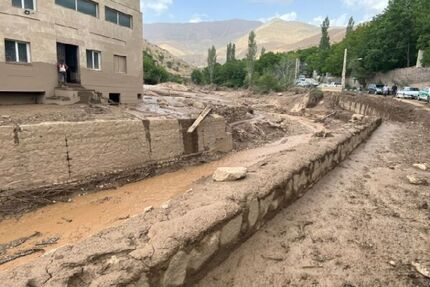آمار تلفات سیل فیروزکوه به ۱۰ تن رسید