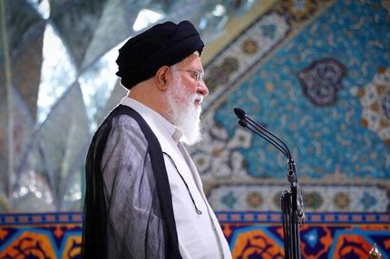 آیت الله علم الهدی: سران سه قوه به فریاد قشر آسیب پذیر جامعه برسند