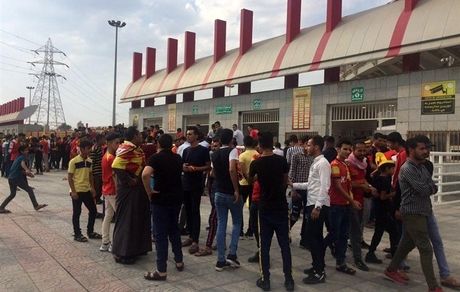 حضور ۲ هزار هوادار و باز شدن درهای ورزشگاه