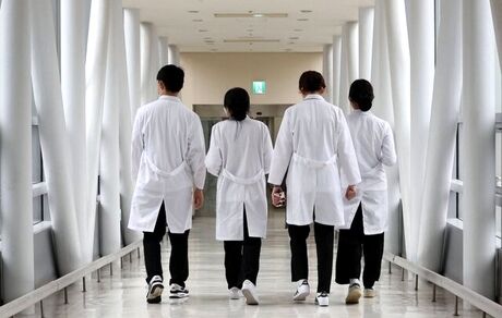 فردا آخرین فرصت  ثبت نام در آزمون پذیرش دانشجوی پزشکی از مقطع کارشناسی سال ۱۴۰۴ 