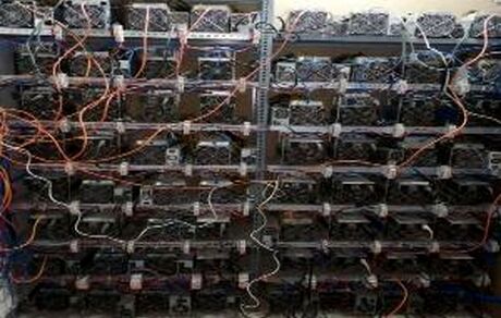 استخراج ارز دیجیتال در یک کارگاه متروکه شهر خمینی‌شهر