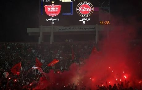 اعلام رای تخلفات بازی تراکتور و پرسپولیس در جام حذفی: جریمه سنگین پرشورها و بدون تماشاگر شدن بازی‌ها