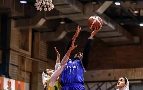 بازیکن آمریکایی تیم بسکتبال بانوان استقلال، ایران را به آمریکا ترجیح داد