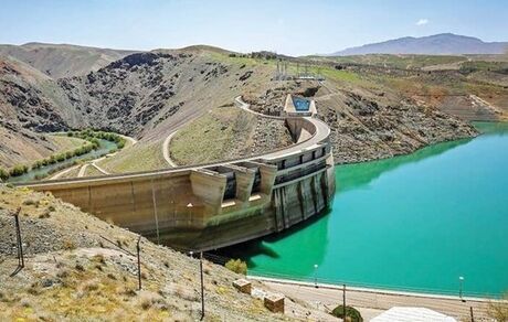 بیش از نیمی از سدهای کشور خالی هستند