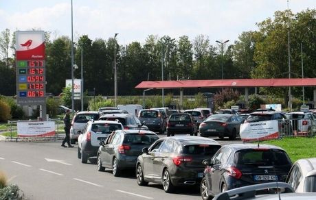 تلاش فرانسه برای جلوگیری از سهمیه‌بندی بنزین