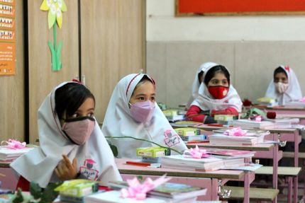 زنگ مهر روز اول مهر نواخته می‌شود
