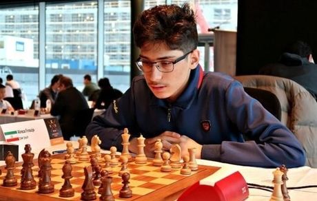 حذف پرچم ایران از مقابل نام فیروزجا در سایت فدراسیون جهانی شطرنج