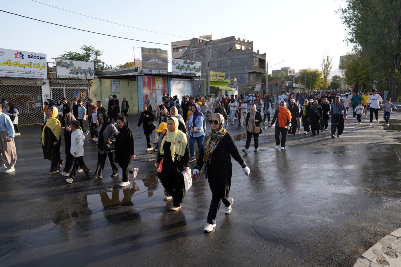 همایش بزرگ پیاده روی خانوادگی شهرستان مهاباد