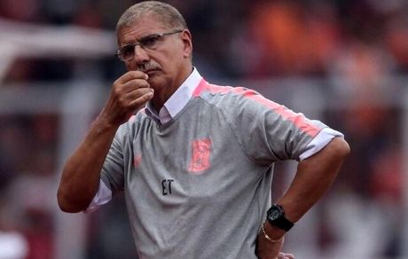 سرمربی برزیلی صنعت نفت آبادان اخراج شد