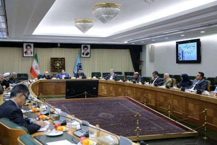 همتی:روند کاهنده نرخ تورم ادامه می‌یابد 