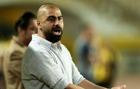 مازیار زارع سرمربی ملوان ماند