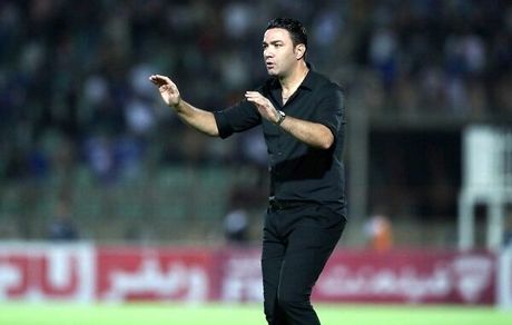 با حمایت رسمی هیات مدیره، نکونام سرمربی استقلال ماند