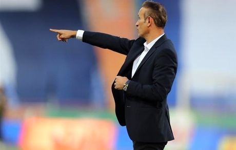 گل‌محمدی: تبریک می‌گویم به آنهایی که می‌خواستند استقلال برنده و قهرمان شود!