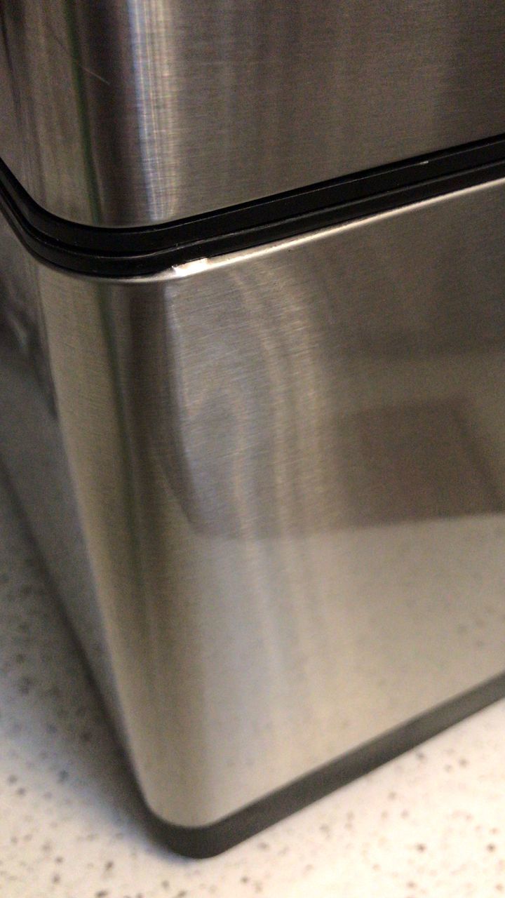 تیپاکس مسئولیت ناپذیر / تحویل کالای قاچاق بصورت شکسته و با دریافت هزینه نامتعارف از مشتری!