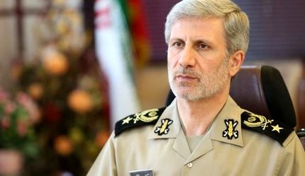 وزیر دفاع: برای توسعه صنعت دفاعی منتظر اجازه دولت‌های زورگو نیستیم
