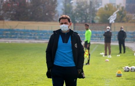 سرمربی ۹۰ ارومیه استعفا کرد