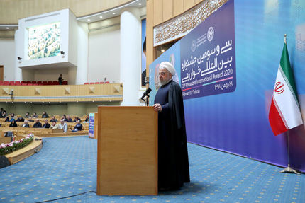 روحانی: می‌ترسم کم‌کم ساندویچ فروشی‌ها و بقالی‌ها هم دوقطبی شوند