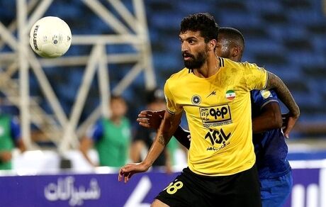 بازیکن سپاهان محکوم شد
