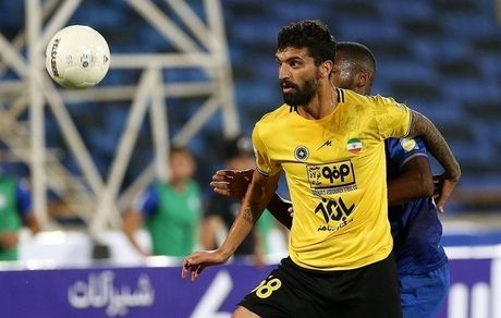 بازیکن سپاهان محکوم شد