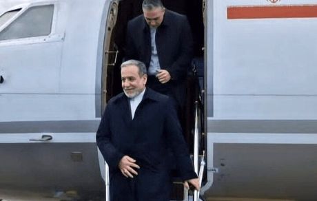 عراقچی به پاکستان بازگشت