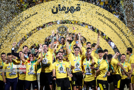 مورایس سرمربی سپاهان ماند