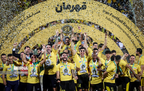 مورایس سرمربی سپاهان ماند