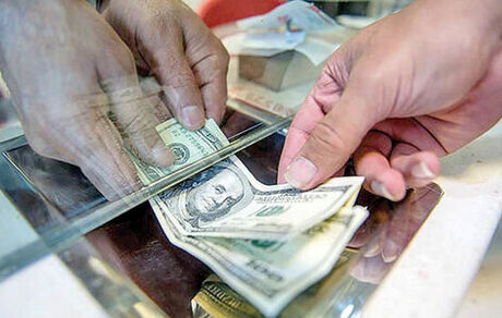فروش ۲۲۰۰ دلار با کارت ملی از سر گرفته شد