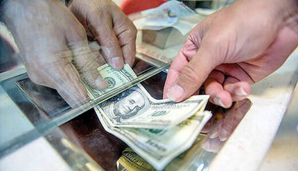 فروش ۲۲۰۰ دلار با کارت ملی از سر گرفته شد