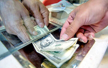 فروش ۲۲۰۰ دلار با کارت ملی از سر گرفته شد