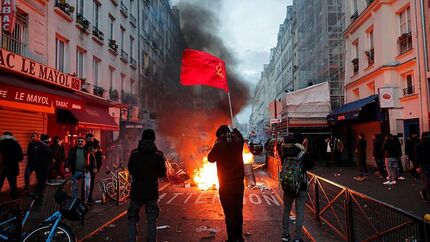 کردها در پاریس تظاهرات کردند / پلیس گاز اشک آور شلیک کرد