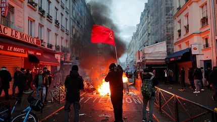 کردها در پاریس تظاهرات کردند / پلیس گاز اشک آور شلیک کرد