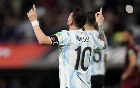 مسی و رونالدو با همدیگر هم نمی‌توانند رکورد فدرر را بشکنند!