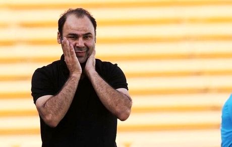 سرمربی صنعت نفت بعد از ۶ بازی برکنار شد