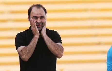 سرمربی صنعت نفت بعد از ۶ بازی برکنار شد