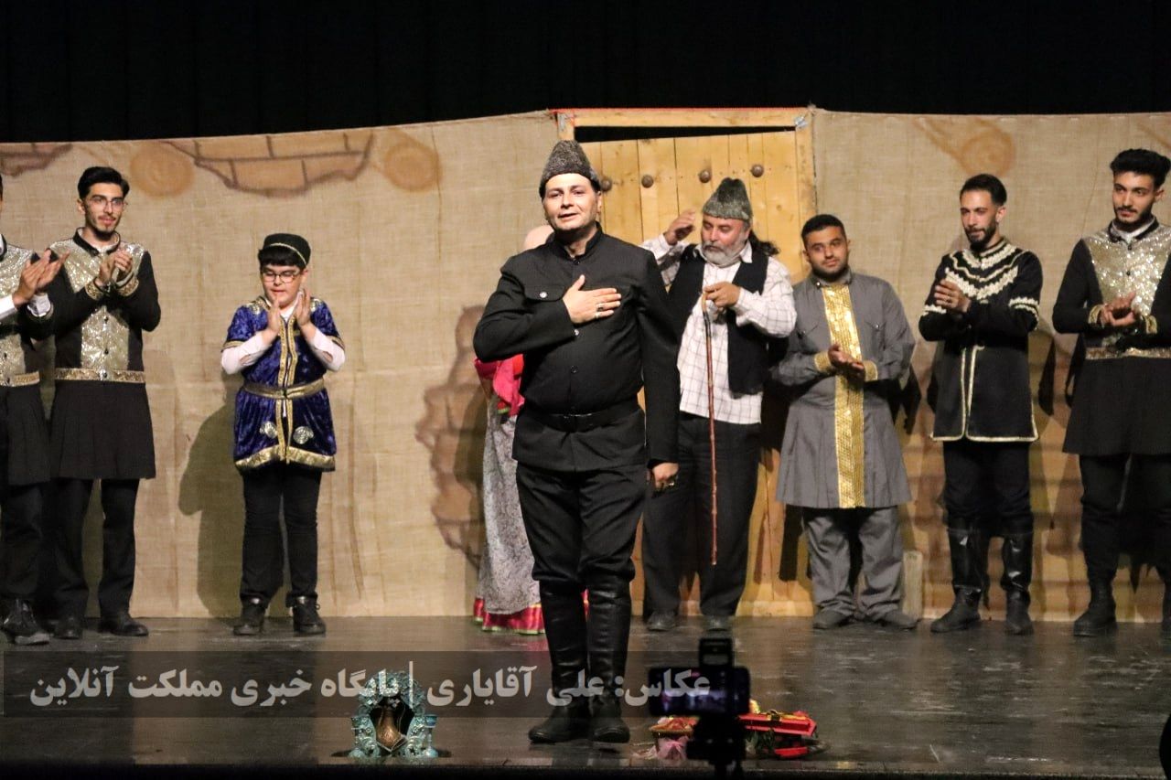 نمایش طنز ترکی «قره پاپاق لوطوسو»