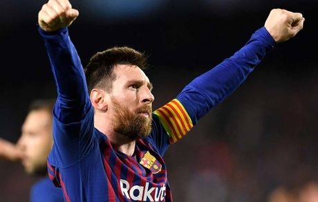 لیونل مسی از رونالدو رد شد