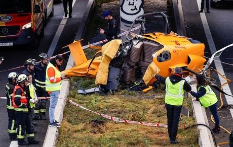 یک بالگرد در اسپانیا وسط بزرگراه سقوط کرد