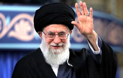 رهبر معظم انقلاب به شهادت رسید