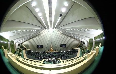 کدام نمایندگان مجلس با تصمیم نظام درباره قیمت بنزین مخالفت کردند؟