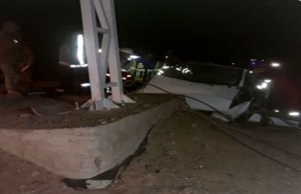 تصادف پراید با پایه بتنی تابلو، ۵ کشته داشت